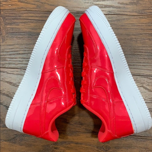 NIKE AIR FORCE 1 LV8 UV (GS) Siren Red/Siren Red-W - Picture 4 of 16